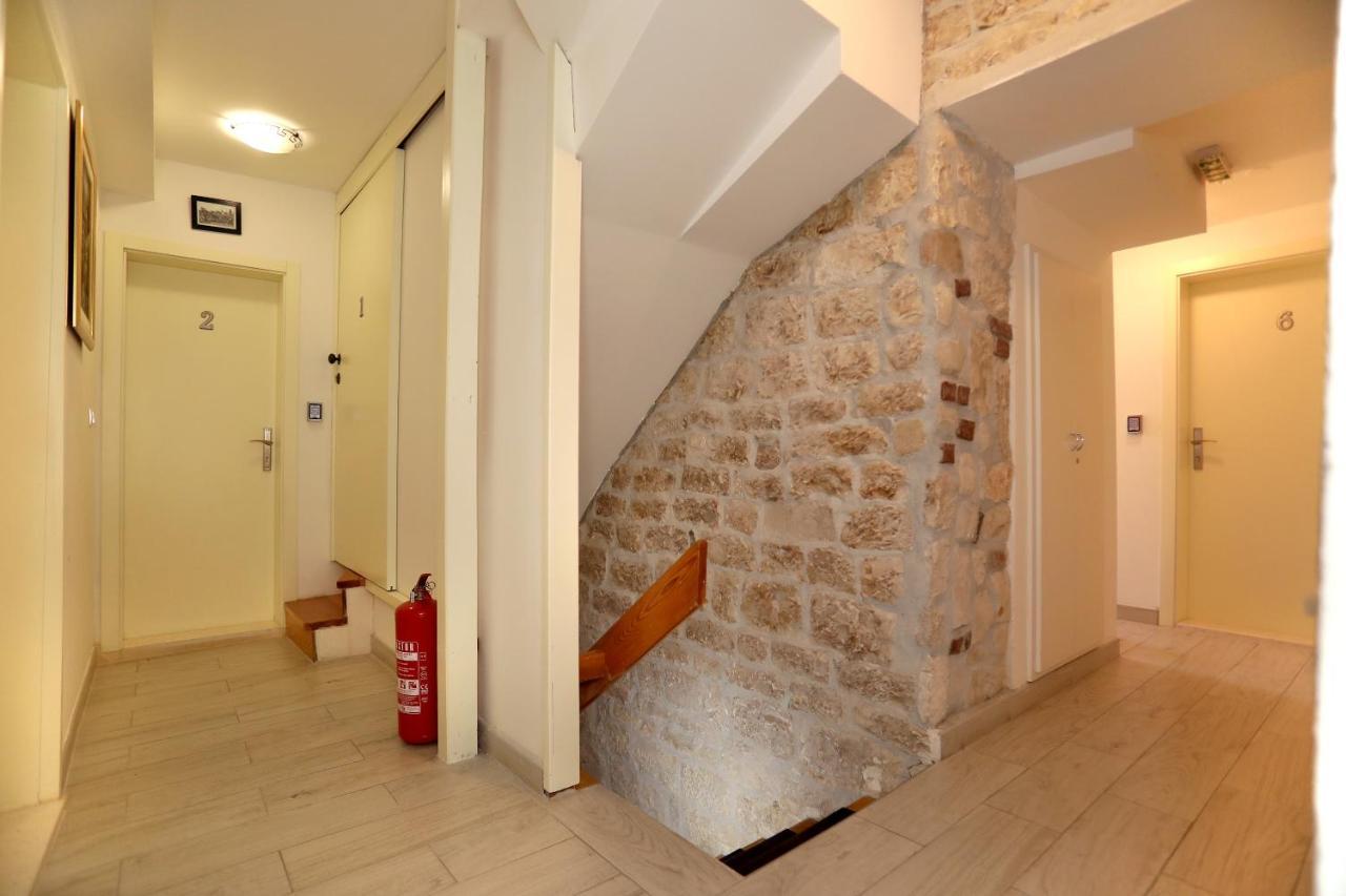 Carrara Trogir