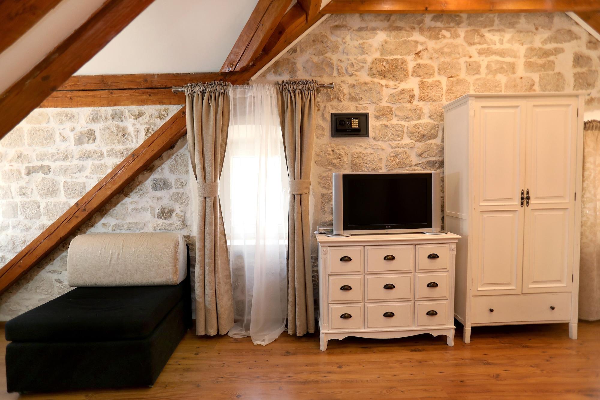 Carrara Bed & Breakfast