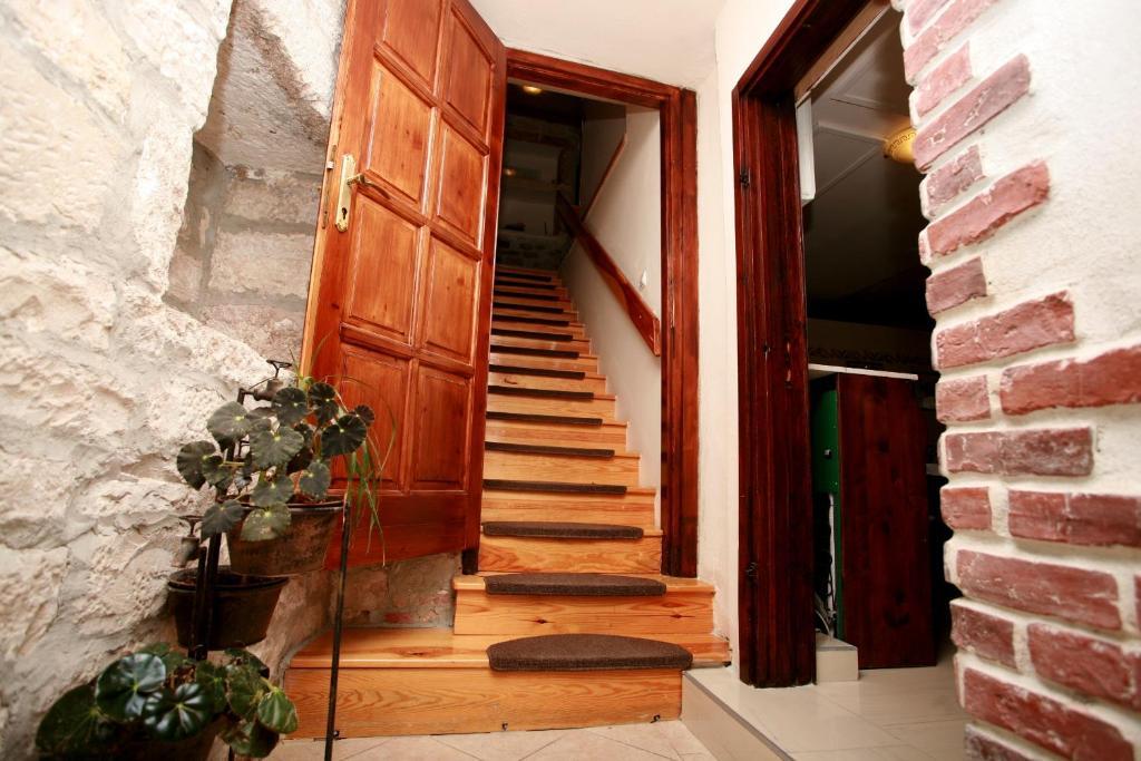 Carrara Bed & Breakfast